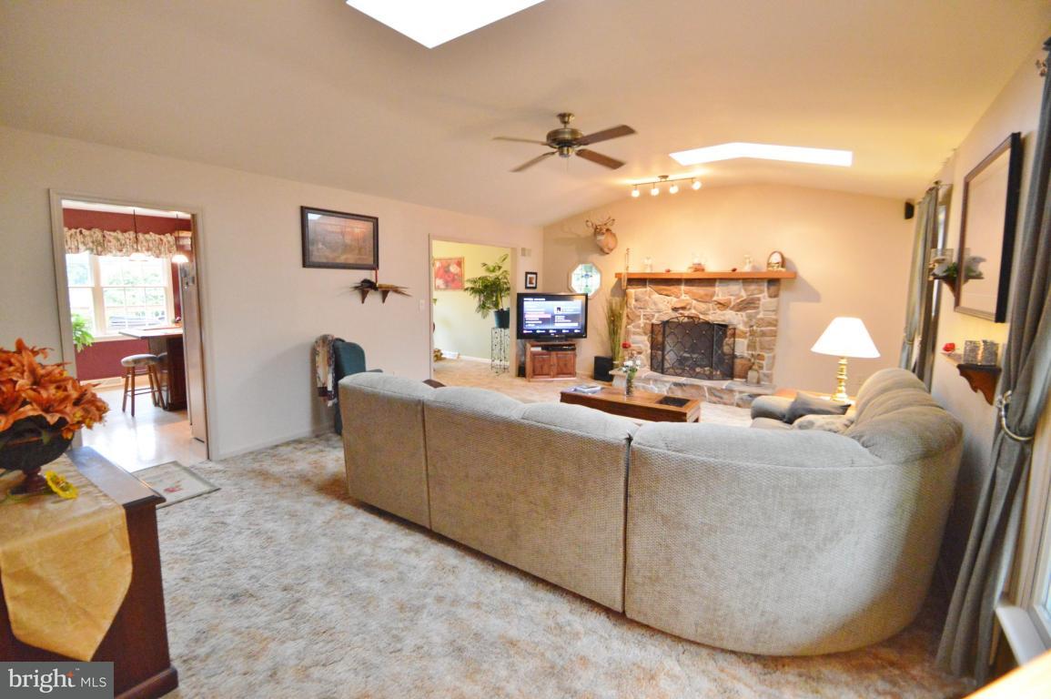 2737 Mountain Road Manheim, PA 17545 - Photo 4 of 21