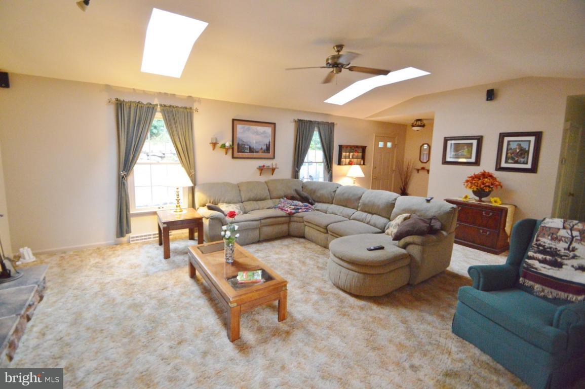 2737 Mountain Road Manheim, PA 17545 - Photo 5 of 21