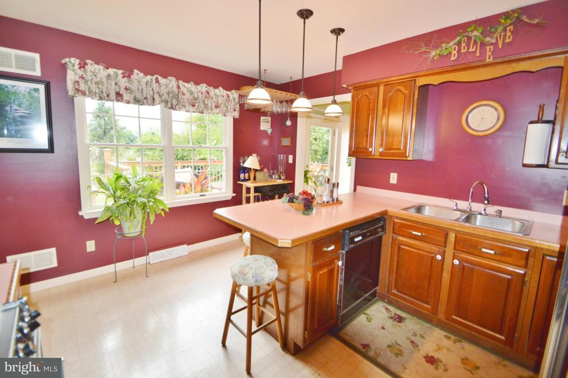 2737 Mountain Road Manheim, PA 17545 - Photo 6 of 21