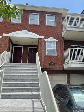 $839,900 | 3-15 Weatherly, Unit B | College Point