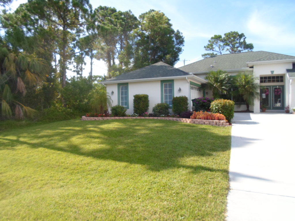2051 Southwest Del Rio Boulevard Port St. Lucie, FL 34953 - Photo 3 of 52 SAM_2175
