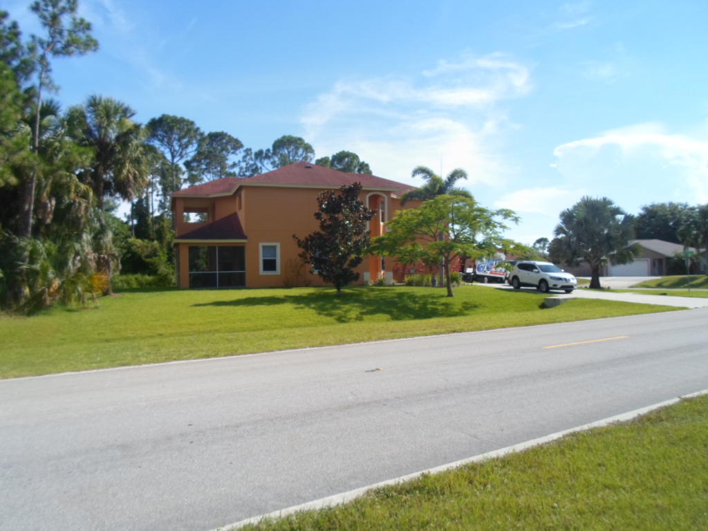 2051 Southwest Del Rio Boulevard Port St. Lucie, FL 34953 - Photo 5 of 52 SAM_2174
