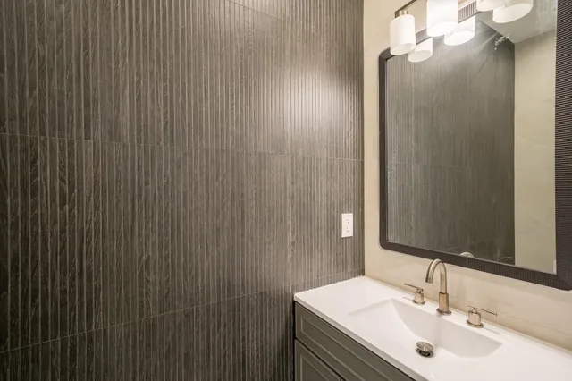 $1,799,000 | 770 Cedar Street, Syosset, NY 11791