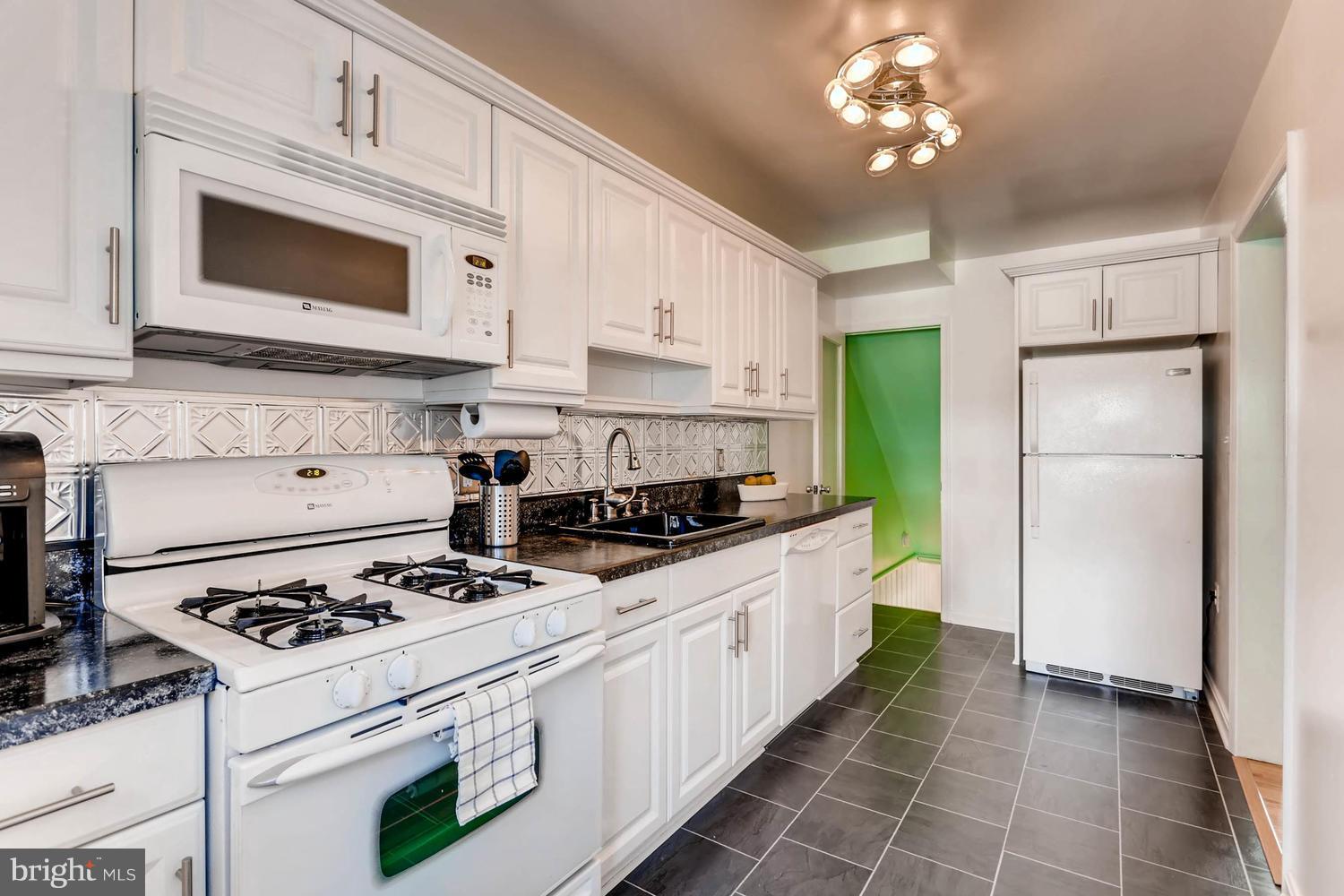 1604 Aberdeen Road Baltimore, MD 21286 - Photo 12 of 30 Tiled Flooring
