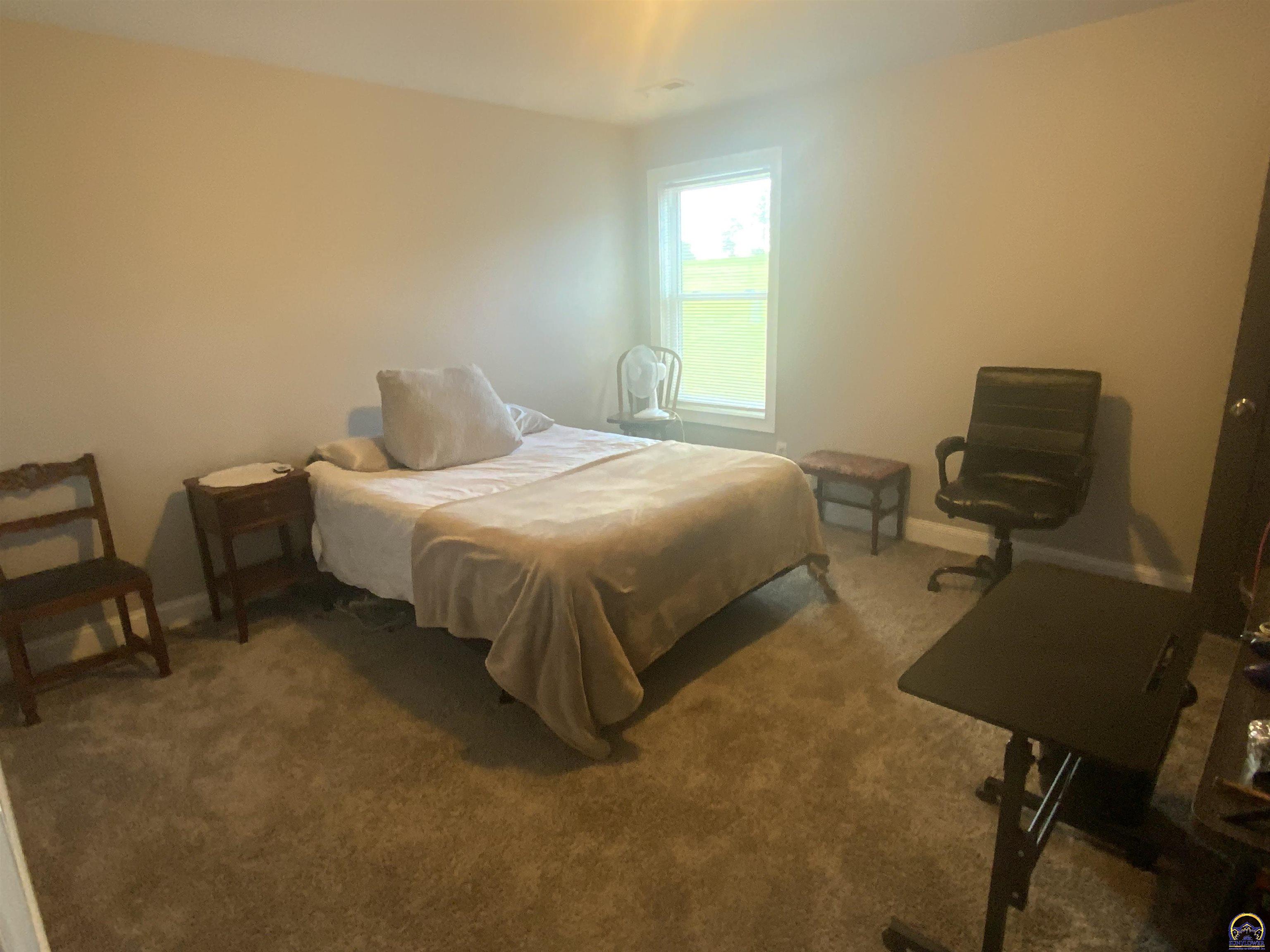 907 16th Street Valley Falls, KS 66088 - Photo 12 of 16