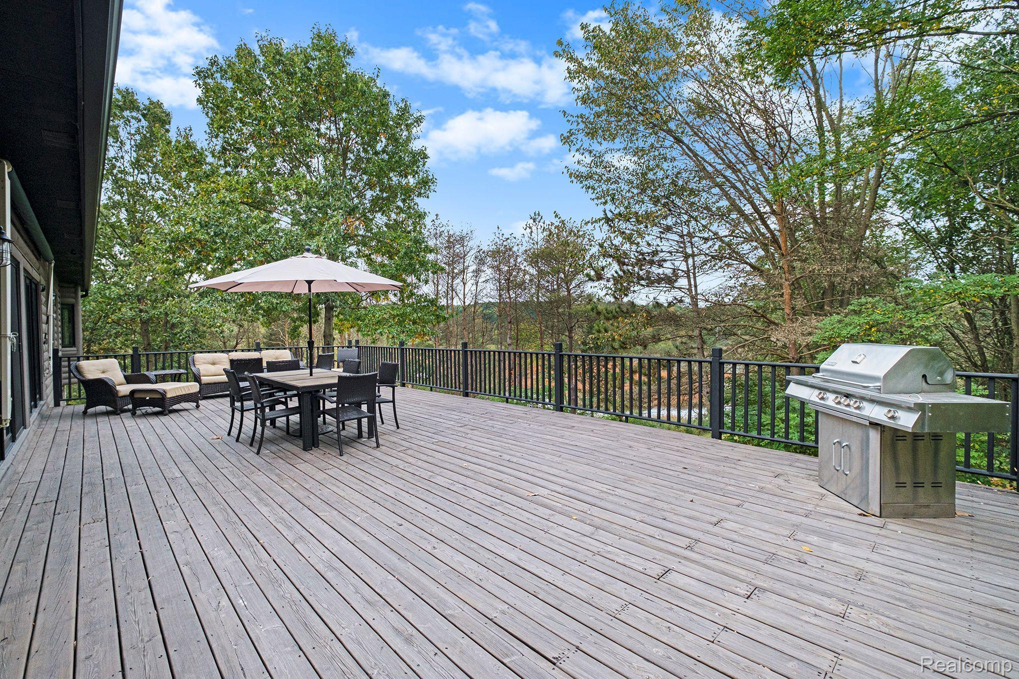10480 Foley Road Fenton, MI 48430 - Photo 52 of 73 Large deck with new railings