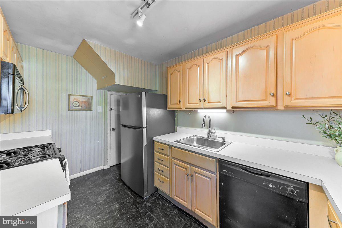 44 Hillside Avenue Upper Darby, PA 19082 - Photo 12 of 31