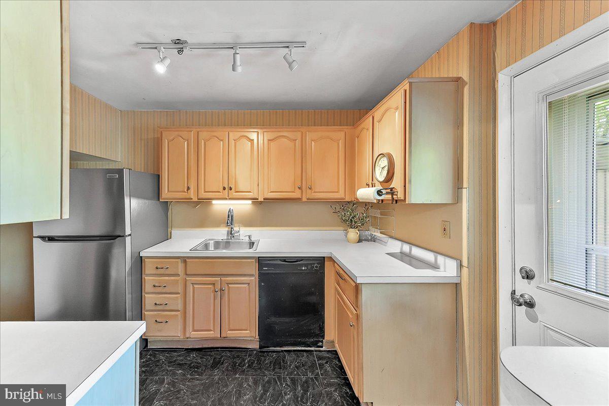 44 Hillside Avenue Upper Darby, PA 19082 - Photo 14 of 31