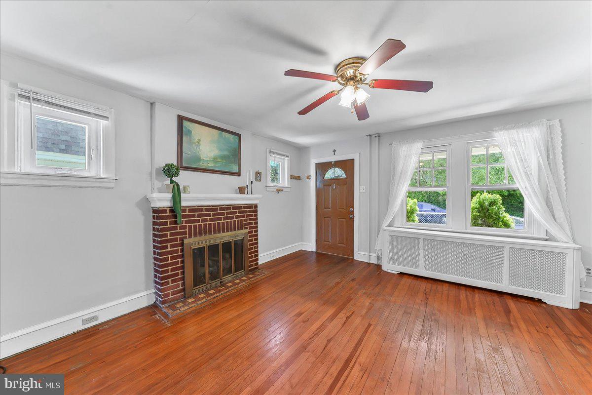 44 Hillside Avenue Upper Darby, PA 19082 - Photo 6 of 31