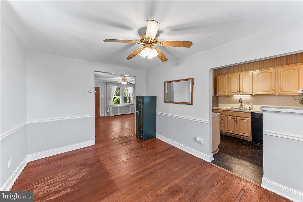 44 Hillside Avenue Upper Darby, PA 19082 - Photo 10 of 31