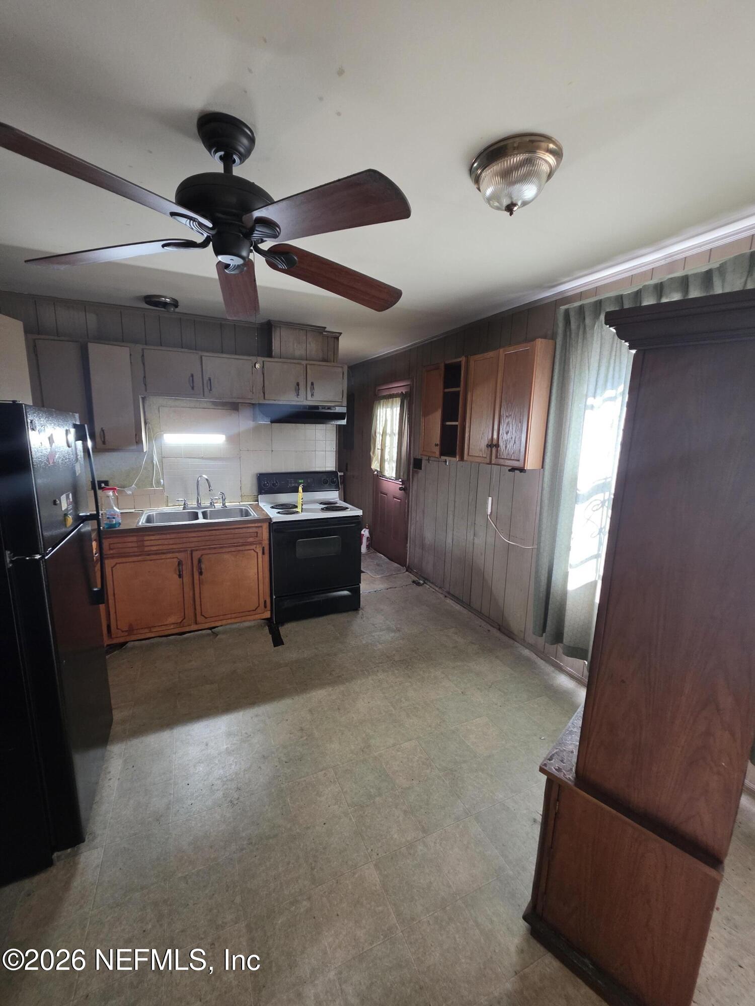 5704 Xavier Road Jacksonville, FL 32209 - Photo 17 of 19 20260326_164327