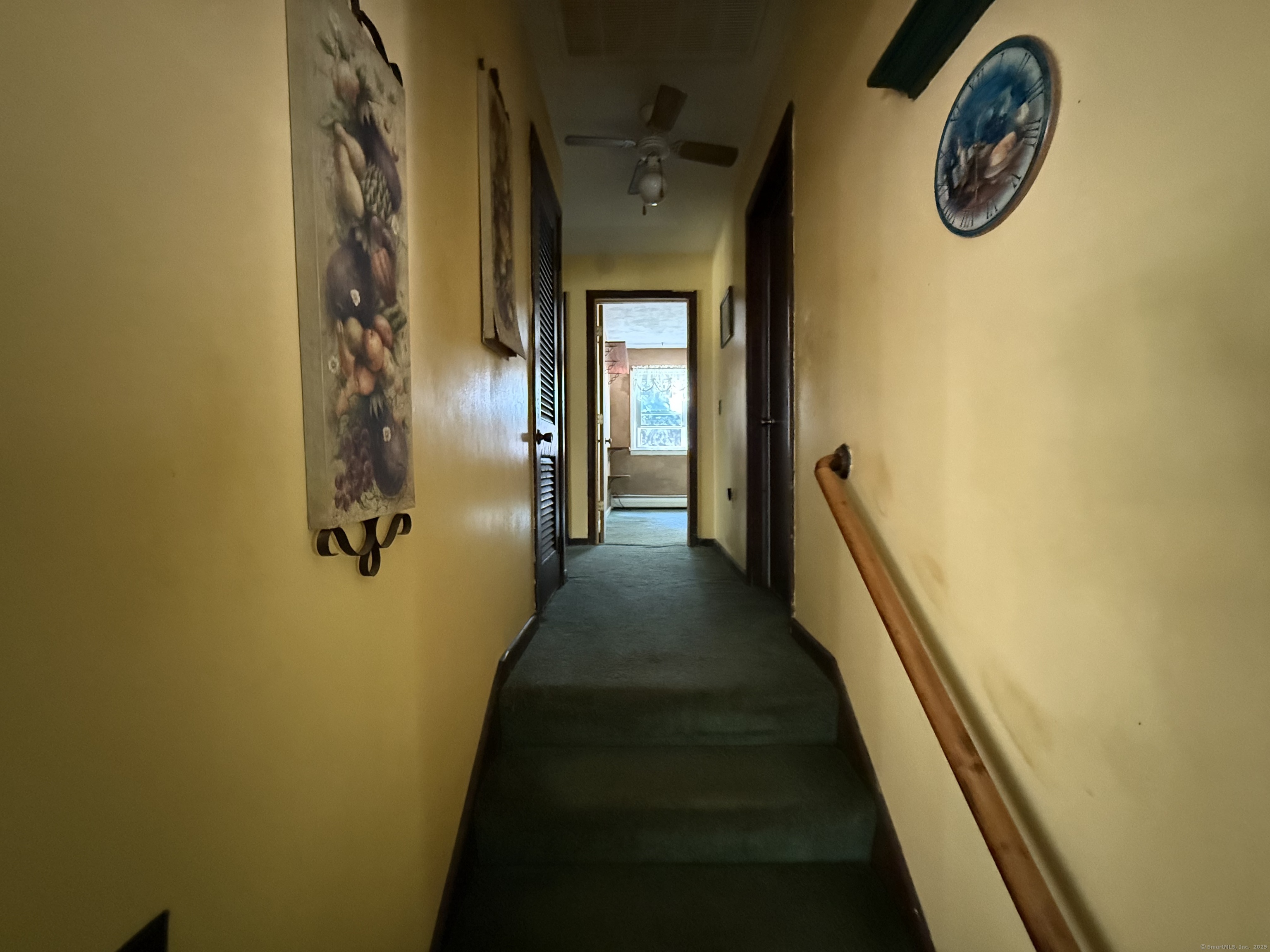 9 Deerbrook Road Norwich, CT 06360 - Photo 2 of 10 a view of a entryway