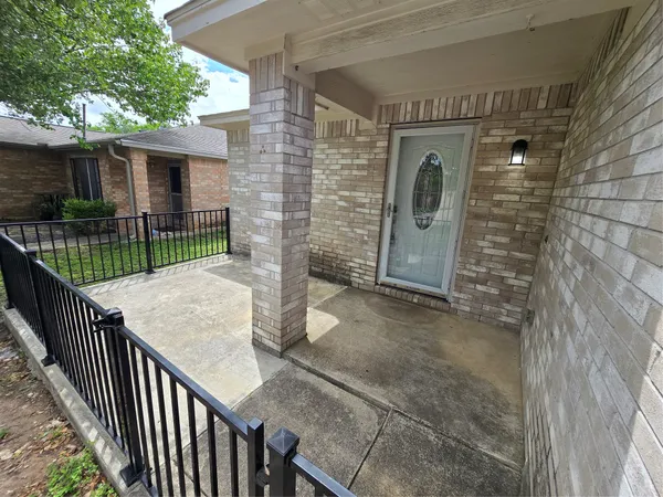 $1,700 | 2011 Garrison Drive, Leander, TX 78641