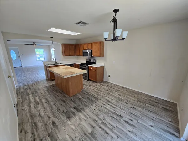 $1,700 | 2011 Garrison Drive, Leander, TX 78641