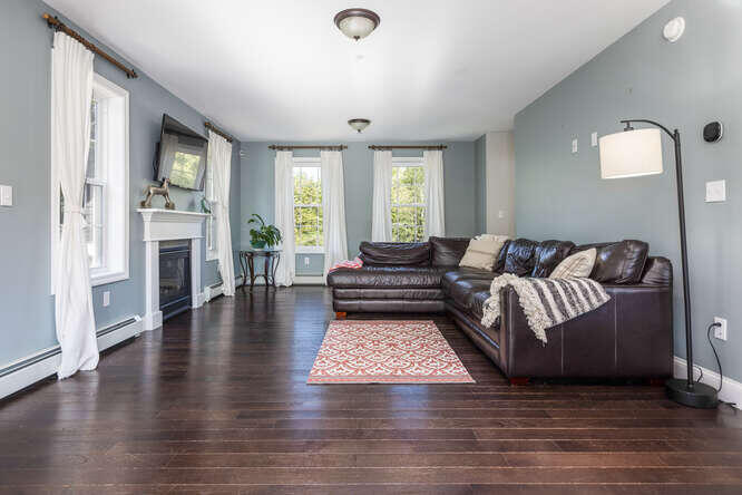 248 Baker Road Freeport, ME 04032 - Photo 11 of 49 248 Baker Rd Freeport ME 04032-small-012