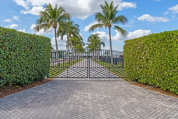 $1,500 | 13155 Southfields Road, Wellington, FL 33414