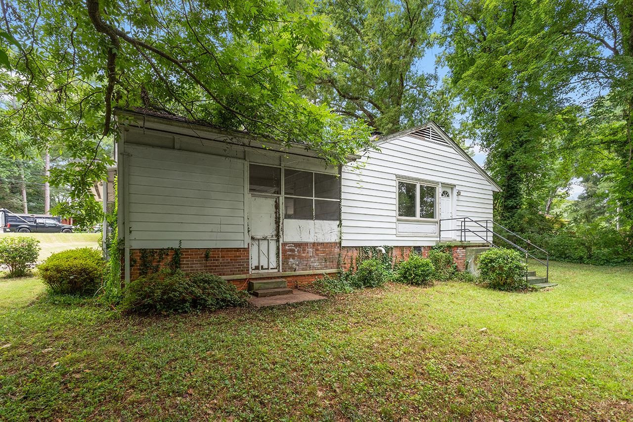 118 Clarendon Crescent Raleigh, NC 27610 - Photo 11 of 35 Photo 11