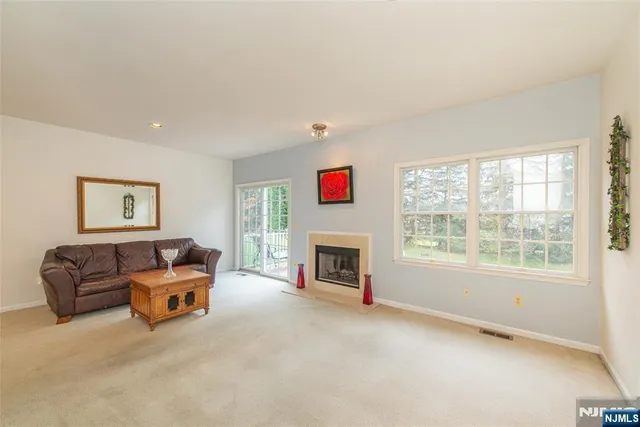 $689,000 | 91 Rhyan Drive, Unit 91, Parsippany, NJ 07054