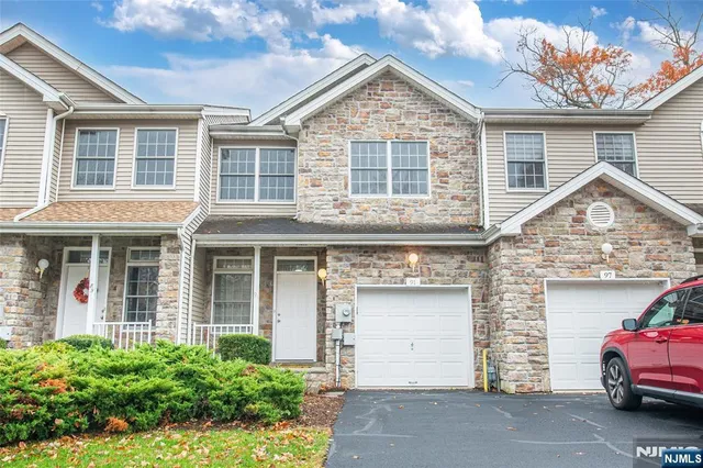 $689,000 | 91 Rhyan Drive, Unit 91, Parsippany, NJ 07054