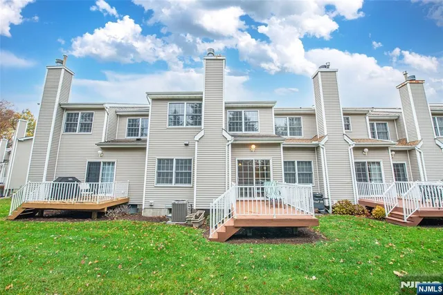 $689,000 | 91 Rhyan Drive, Unit 91, Parsippany, NJ 07054