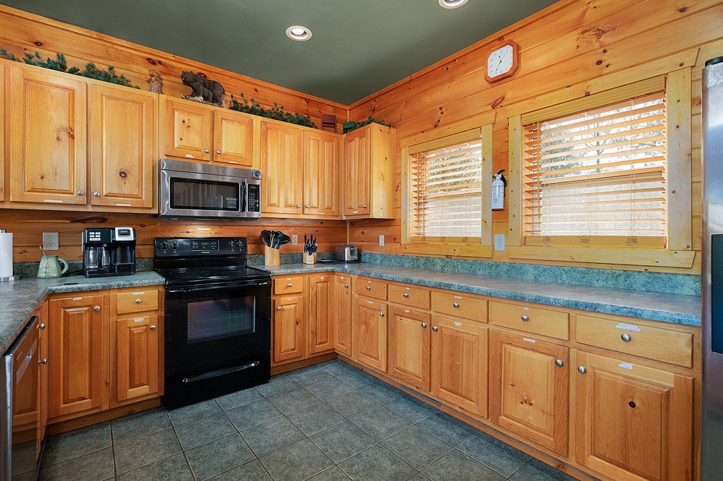 14 Honeysuckle Way Ellijay, GA 30540 - Photo 20 of 69