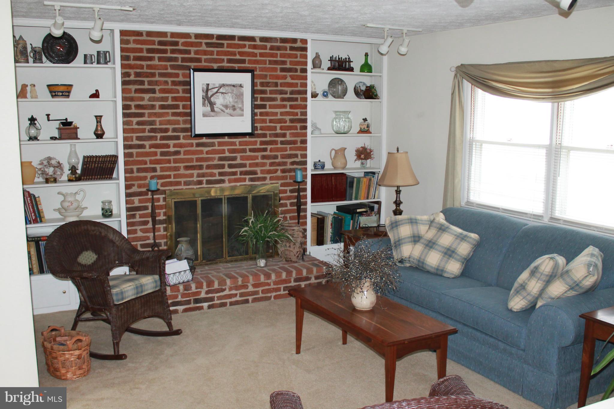1704 Chestnut Grove Road Winchester, VA 22603 - Photo 8 of 30 Living Room