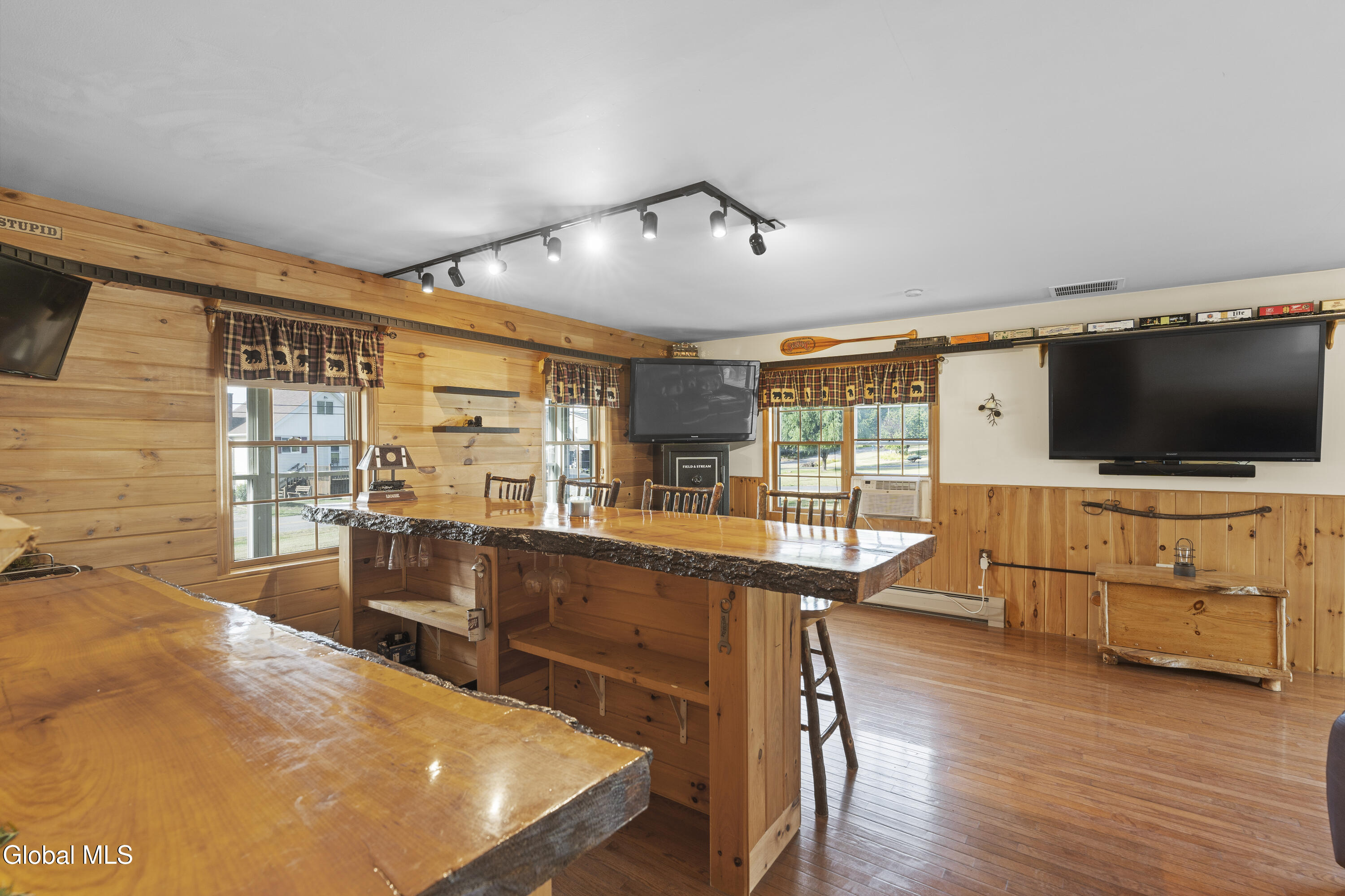 70 Island View Road Cohoes, NY 12047 - Photo 3 of 37 1st floor