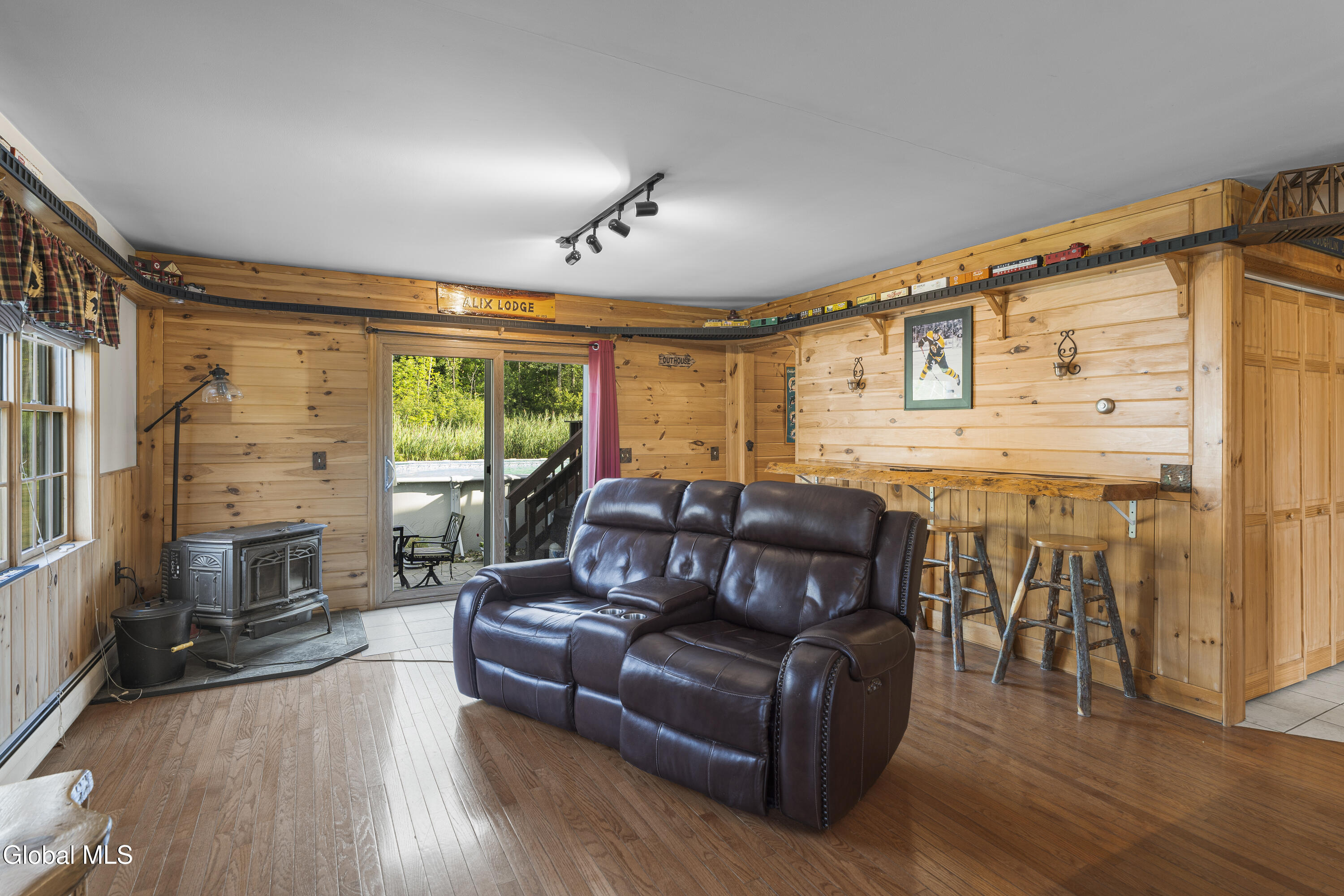 70 Island View Road Cohoes, NY 12047 - Photo 31 of 37 Family Room