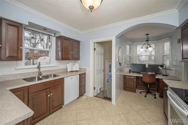 $265,000 | 1475 St Catherine Street, Florissant, MO 63033