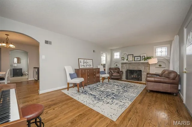 $265,000 | 1475 St Catherine Street, Florissant, MO 63033