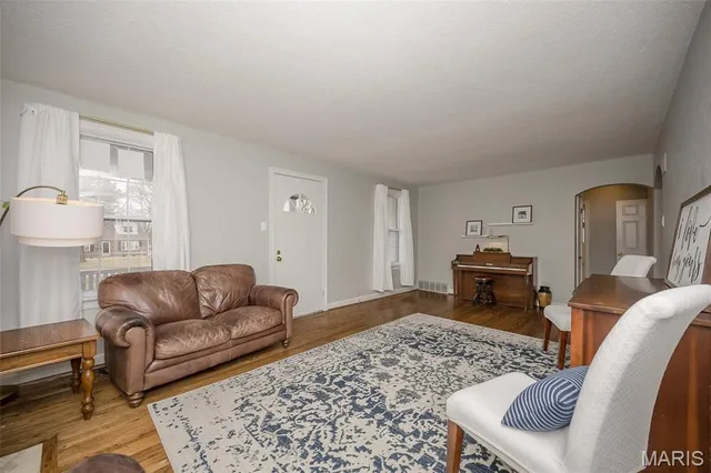 $265,000 | 1475 St Catherine Street, Florissant, MO 63033