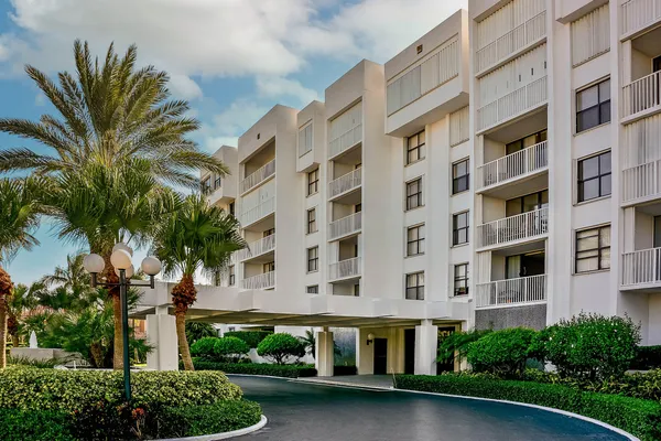 $12,000 | 2860 South Ocean Boulevard, Unit 301, Palm Beach, FL 33480