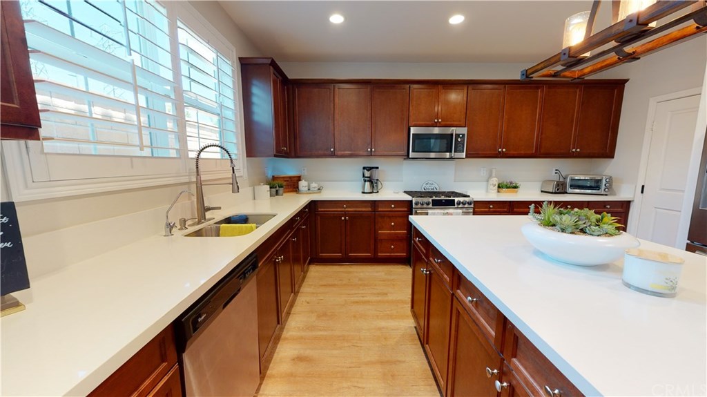 3425 Pine Ridge Loop Ontario, CA 91761 - Photo 4 of 17 Gallery Image 4