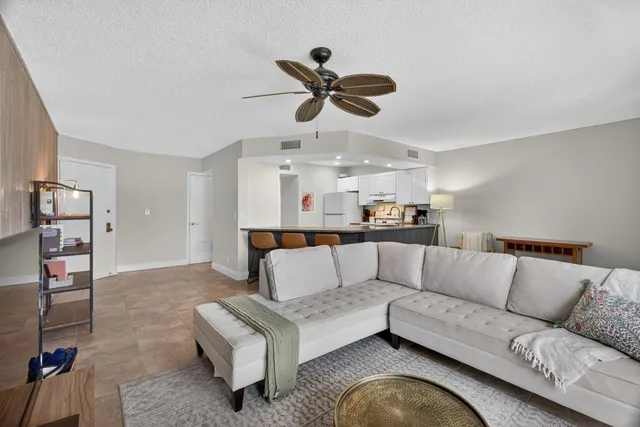 $289,000 | 1605 Highway 1, Unit 202V6, Jupiter, FL 33477