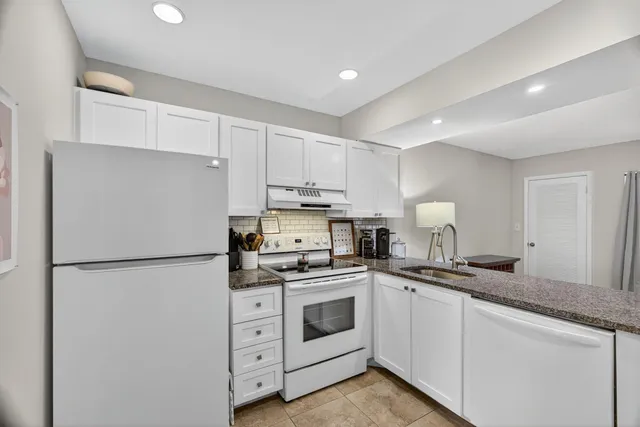 $289,000 | 1605 Highway 1, Unit 202V6, Jupiter, FL 33477