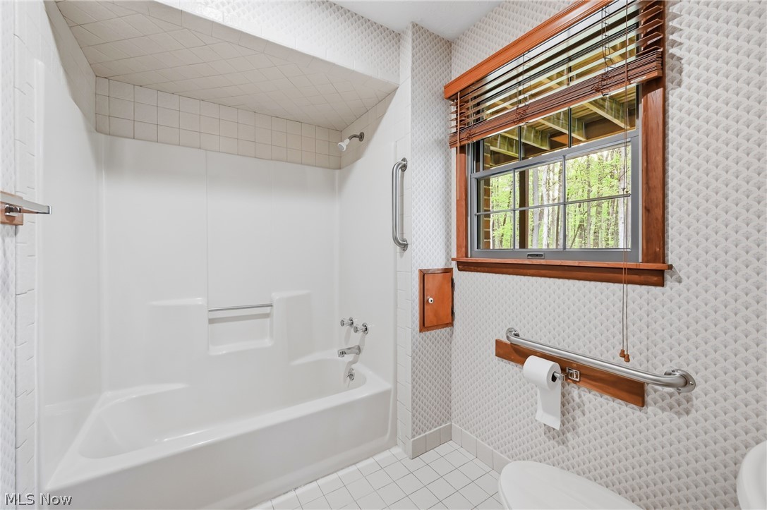 13689 Beard Road New Springfield, OH 44443 - Photo 30 of 48 First floor bathroom