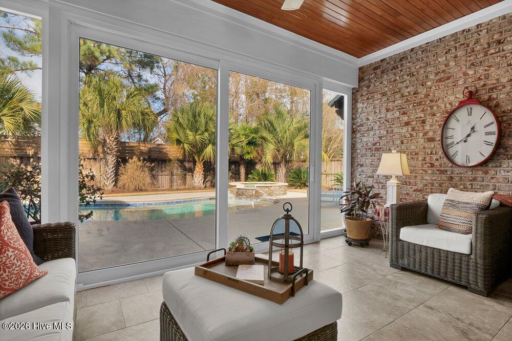 637 Tanbridge Road Wilmington, NC 28405 - Photo 4 of 69 Sunroom