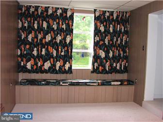 10 Johns Road Cheltenham, PA 19012 - Photo 5 of 10 Family Room