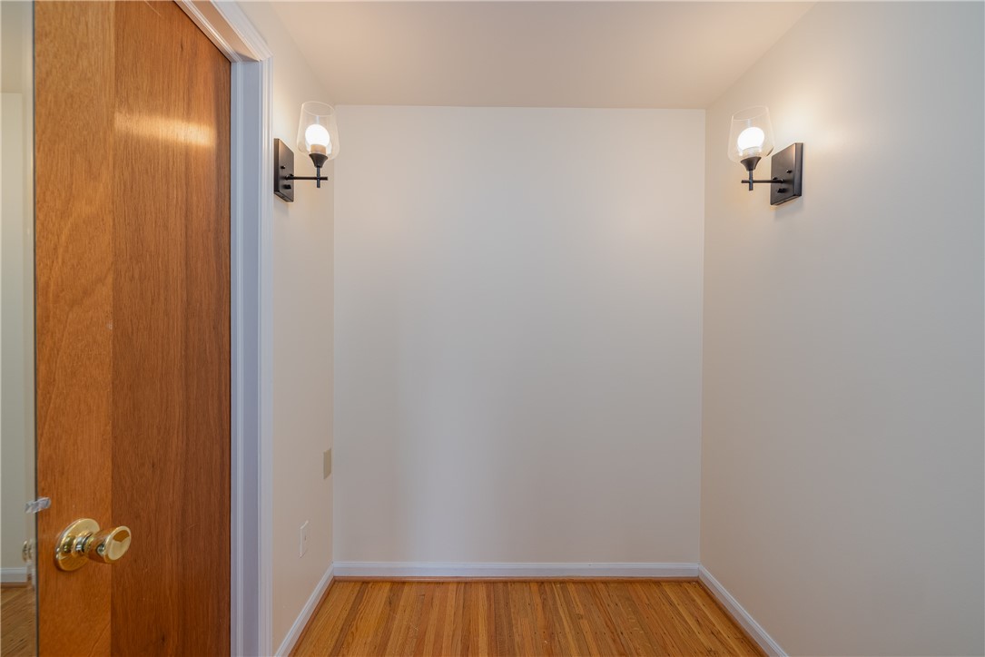 75 Parkwood Avenue Rochester, NY 14620 - Photo 18 of 28