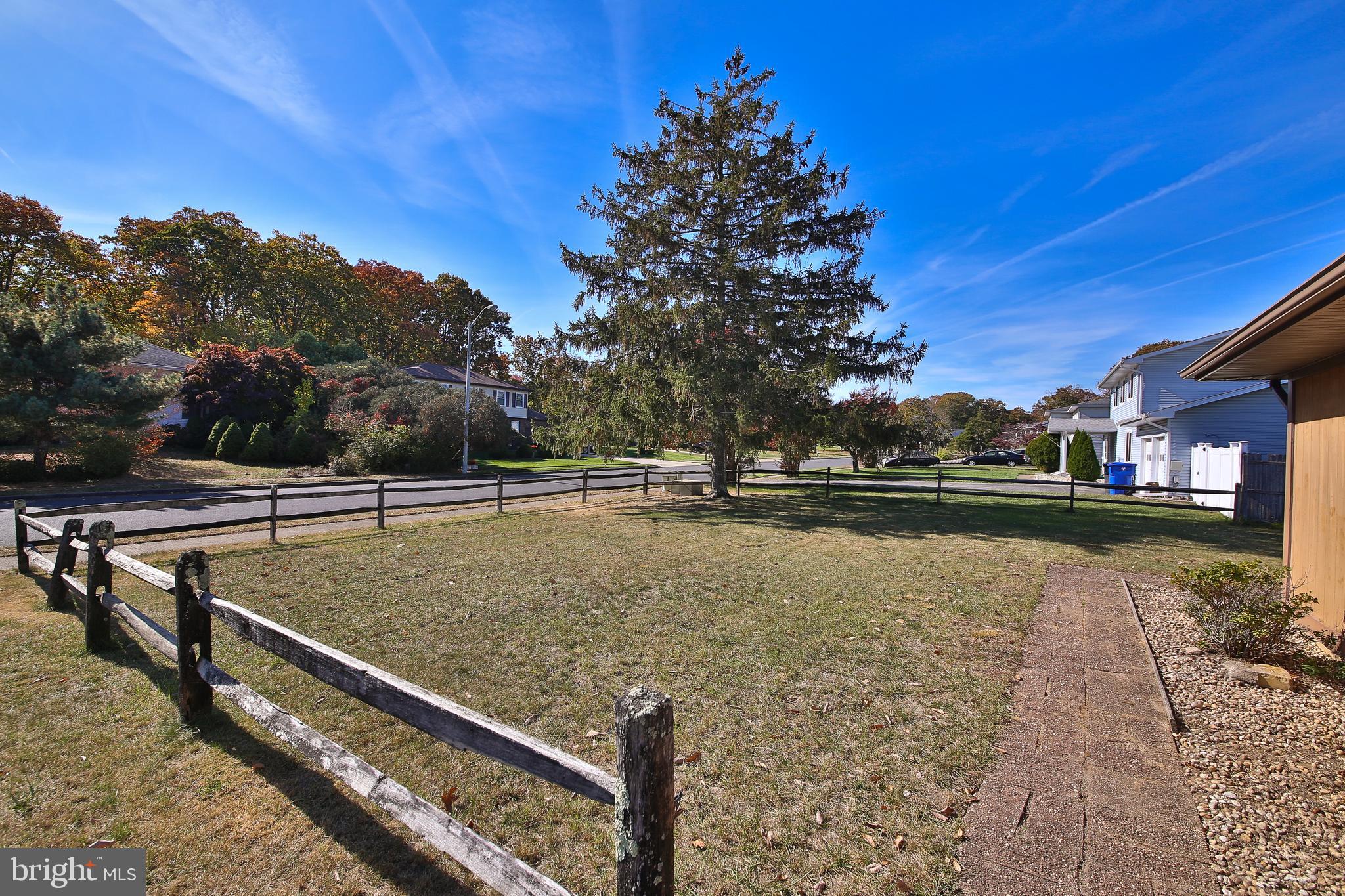 607 Cedar Grove Road Toms River, NJ 08753 - Photo 27 of 30 Large side yard