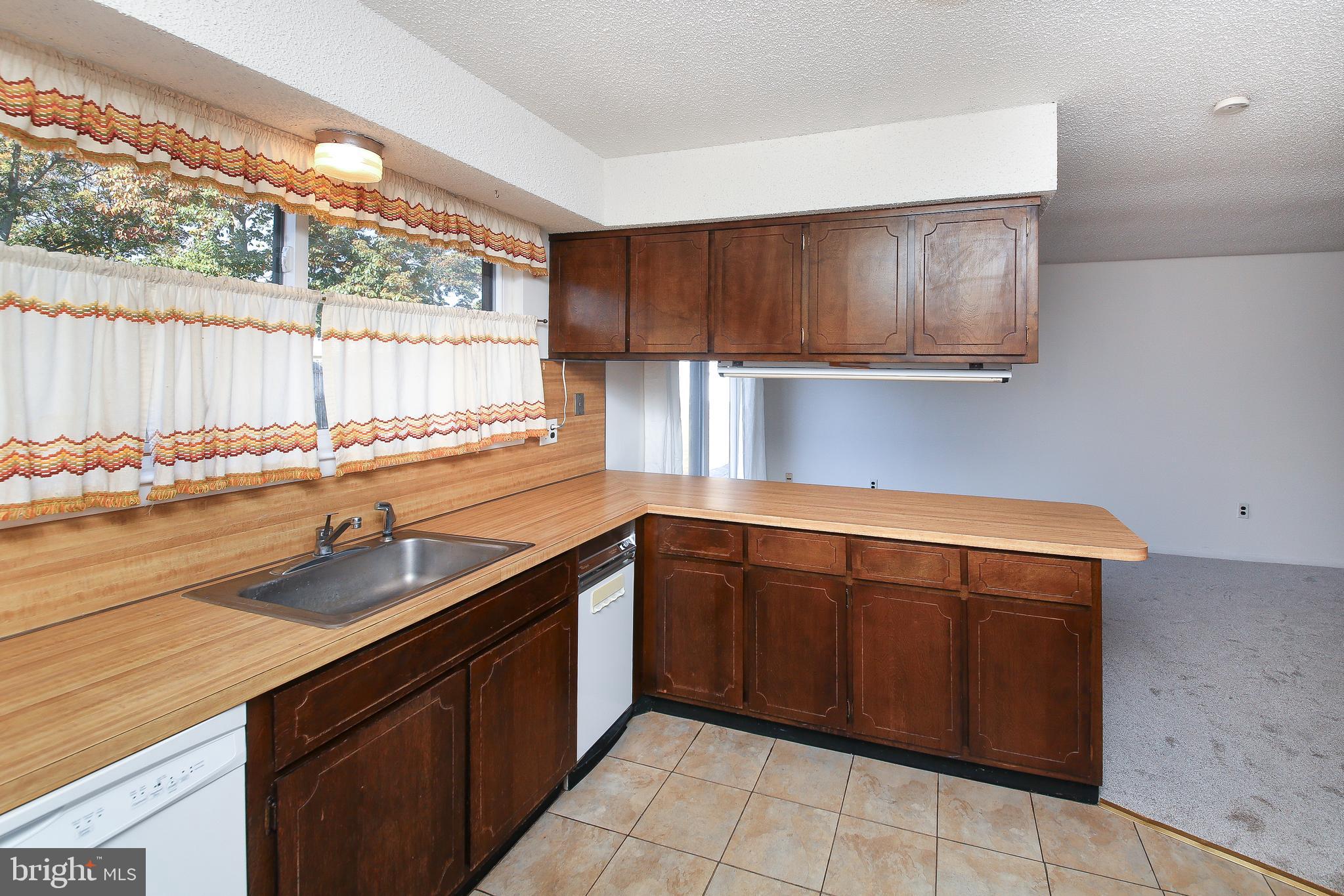 607 Cedar Grove Road Toms River, NJ 08753 - Photo 10 of 30 Kitchen