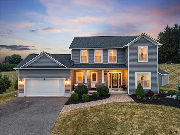 $601,000 | 104 Arch Stone Way, Camillus, NY 13031