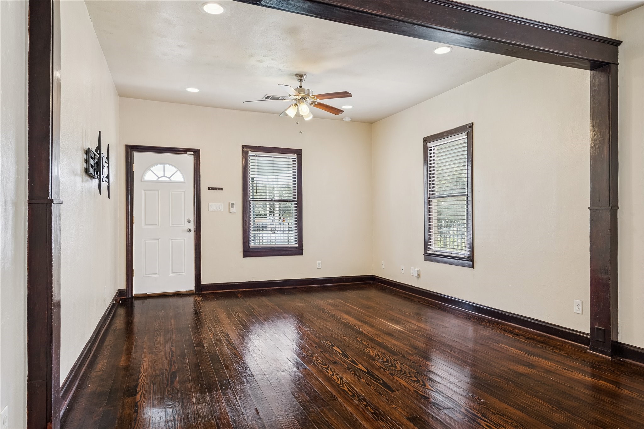 345 West 22nd Street Houston, TX 77008 - Photo 3 of 20