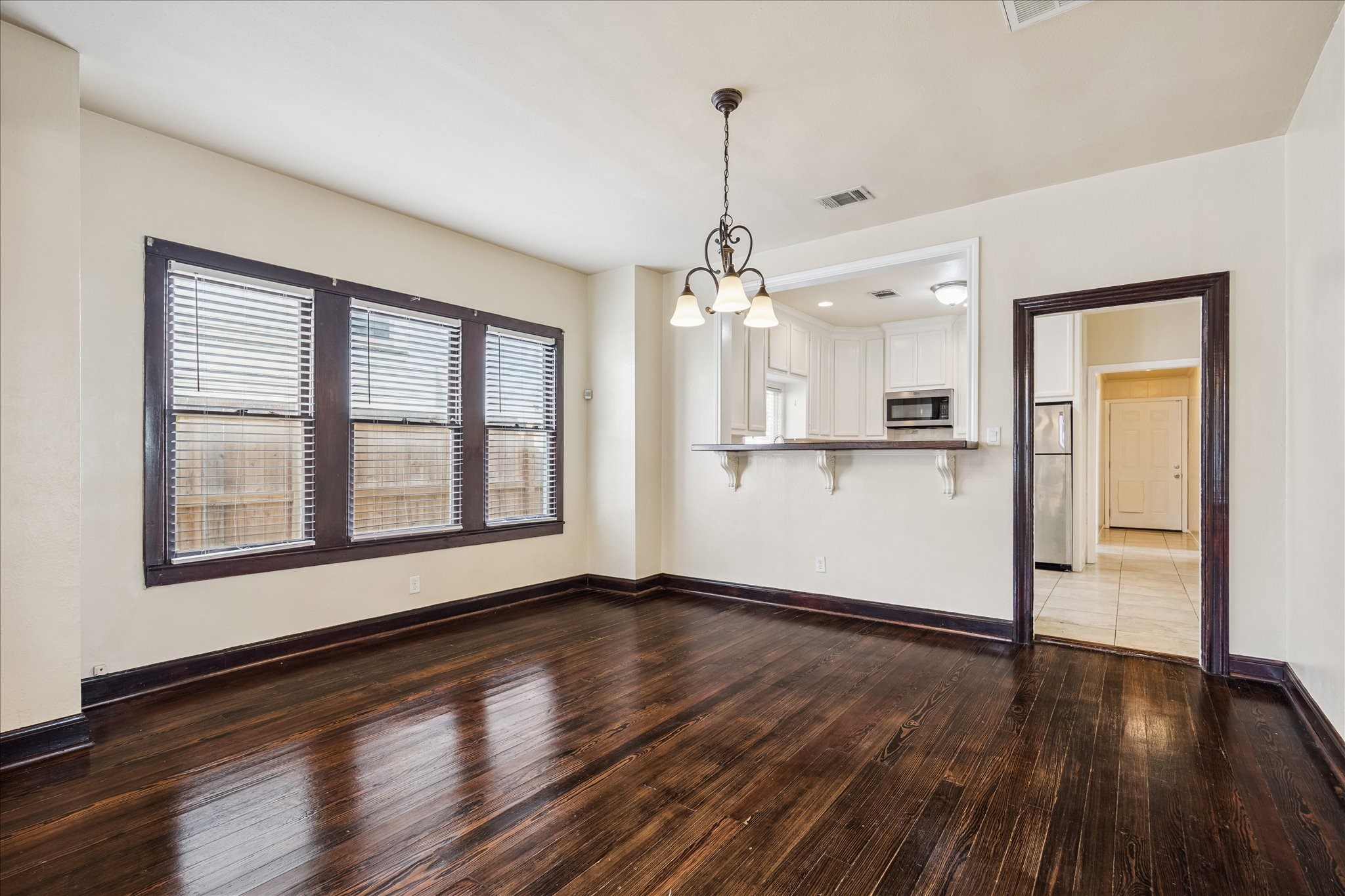 345 West 22nd Street Houston, TX 77008 - Photo 5 of 20