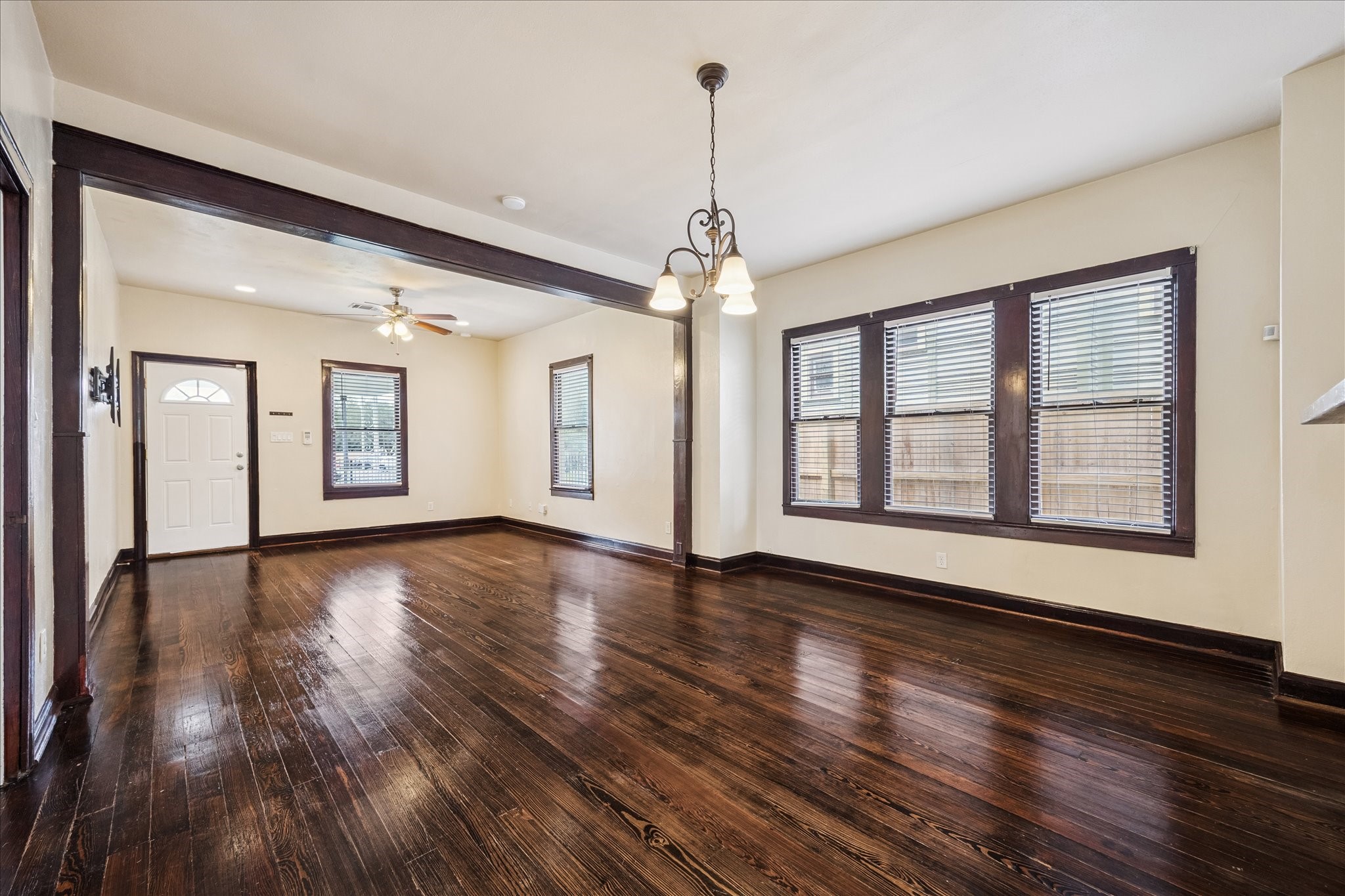 345 West 22nd Street Houston, TX 77008 - Photo 6 of 20