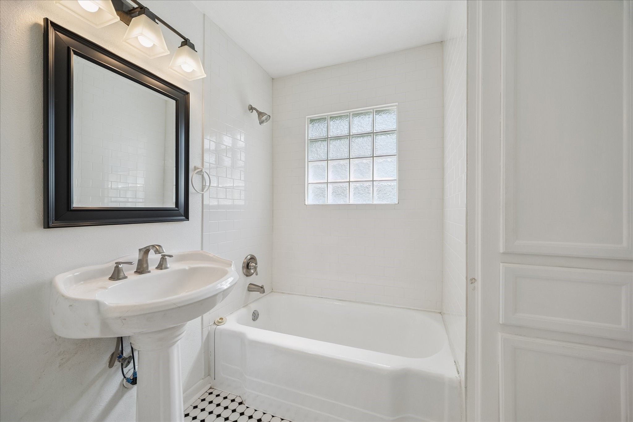 345 West 22nd Street Houston, TX 77008 - Photo 8 of 20