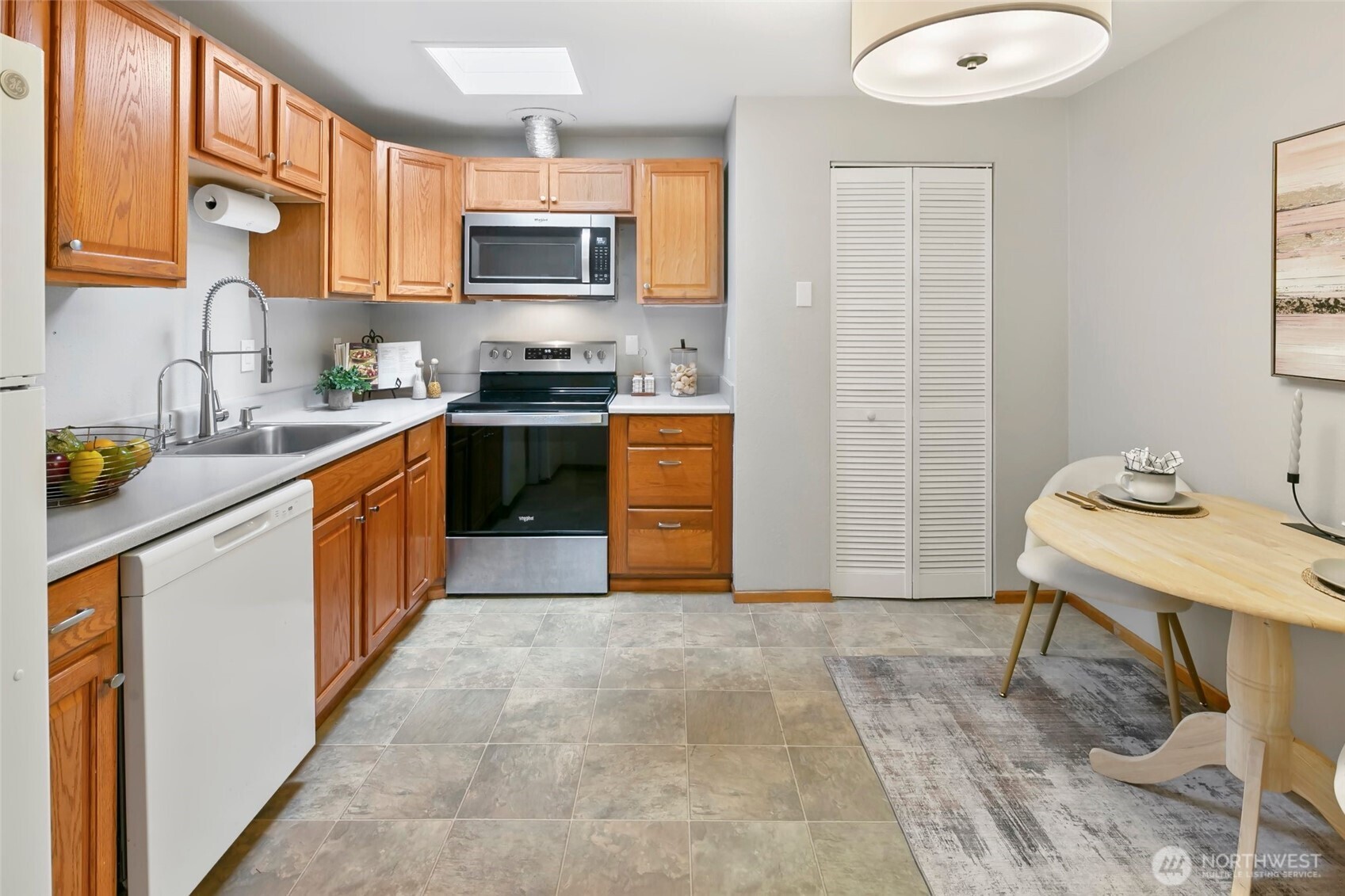 4308 Northeast Sunset Boulevard, Unit V7 Renton, WA 98059 - Photo 10 of 27