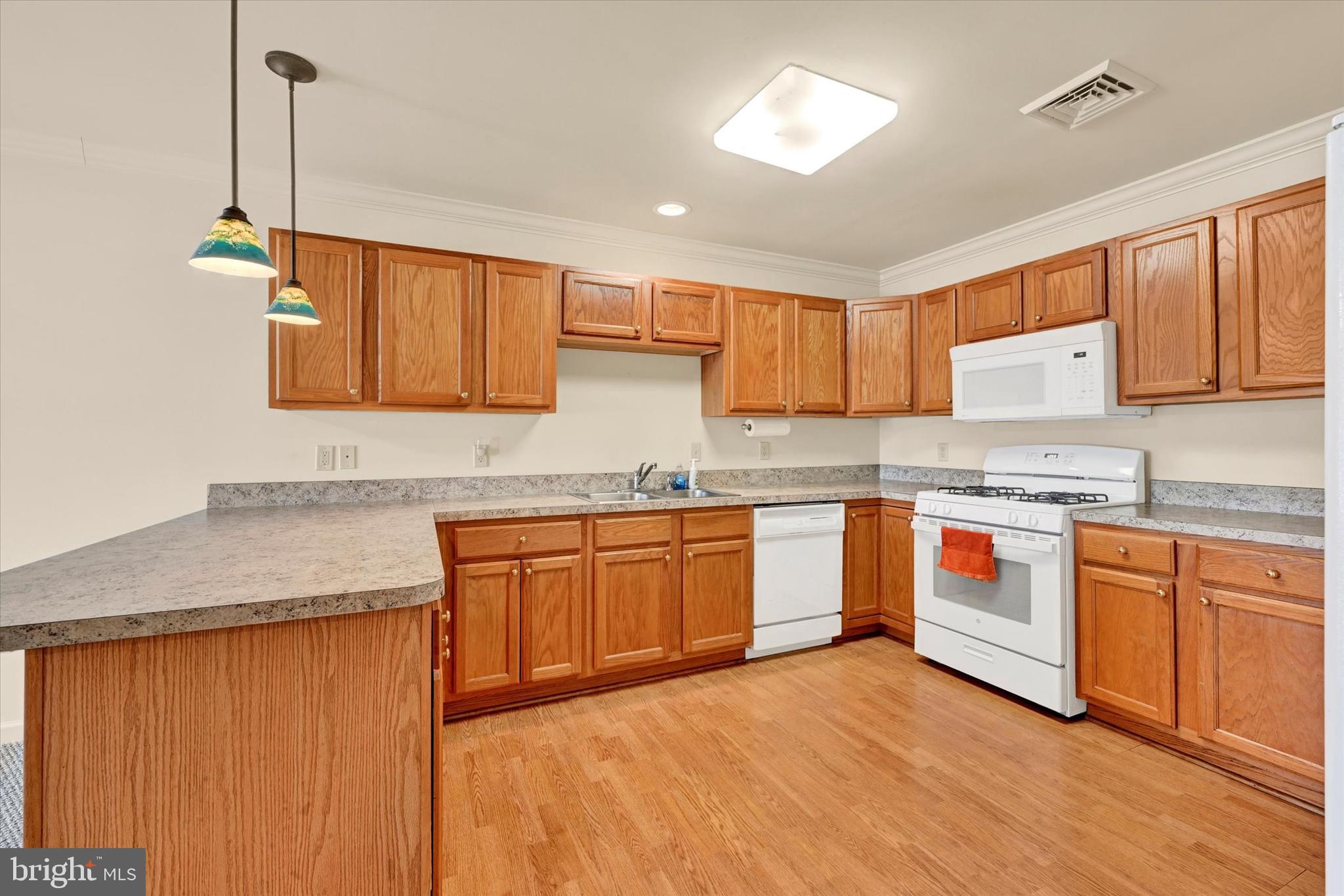 116 Furlong Way Red Lion, PA 17356 - Photo 11 of 28 LAMINATE FLOORING