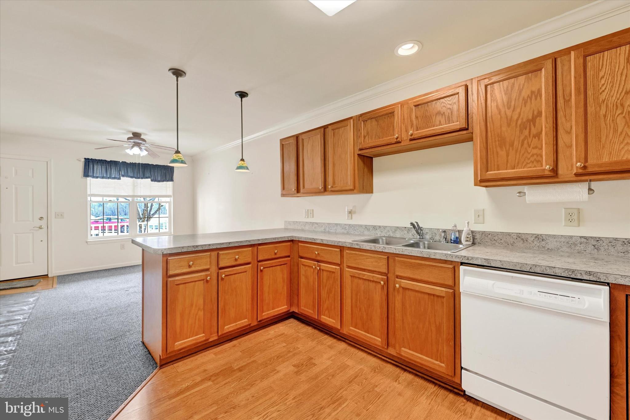 116 Furlong Way Red Lion, PA 17356 - Photo 10 of 28 WARM & WELCOMING