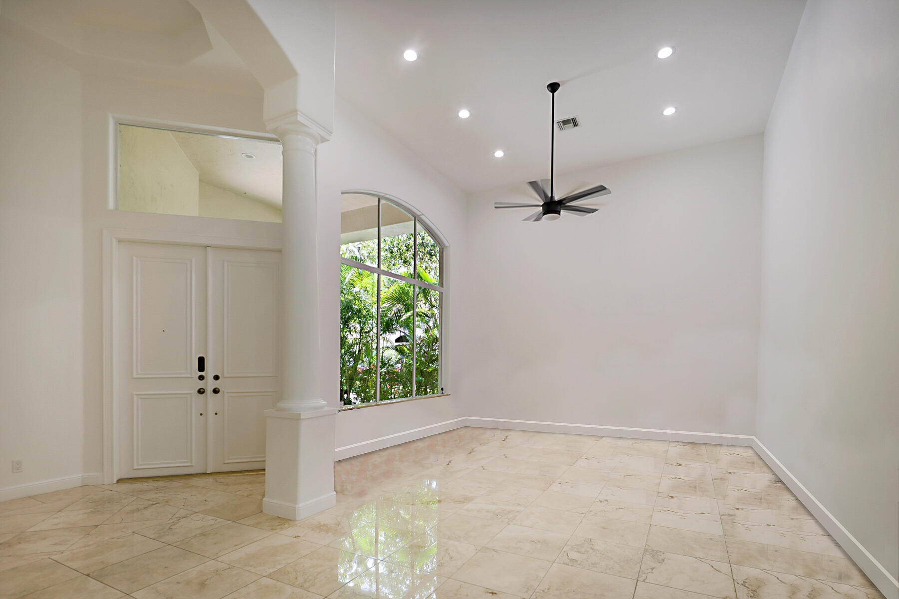 7041 Islegrove Place Boca Raton, FL 33433 - Photo 5 of 42 Living Room